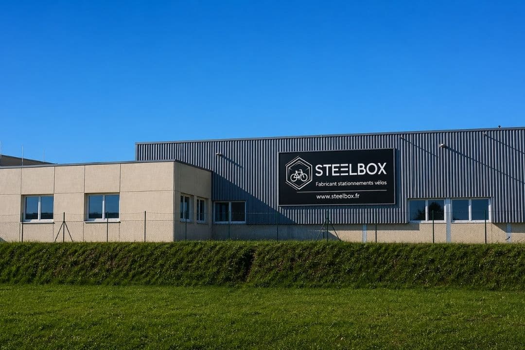 Bâtiment de l'entreprise Steelbox, fabricant français de stationnements vélo en acier