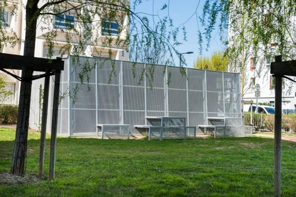 Abri vélo sur-mesure en acier fabriqué par Steelbox, dimensions et design personnalisés