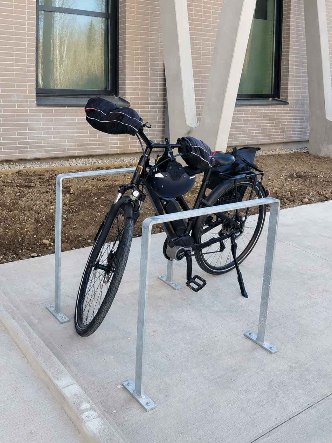 Arceaux vélo en acier galvanisé Steelbox pour attacher cadre et roue
