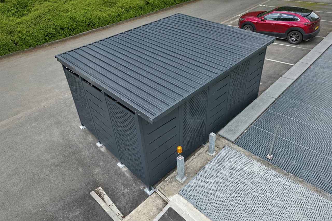 Abri vélo fermé sécurisé en acier Steelbox avec toiture standard, sans végétalisation